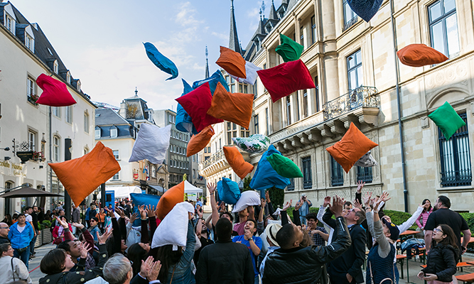 Pillow Fight to support the battle against Parkinson’s disease